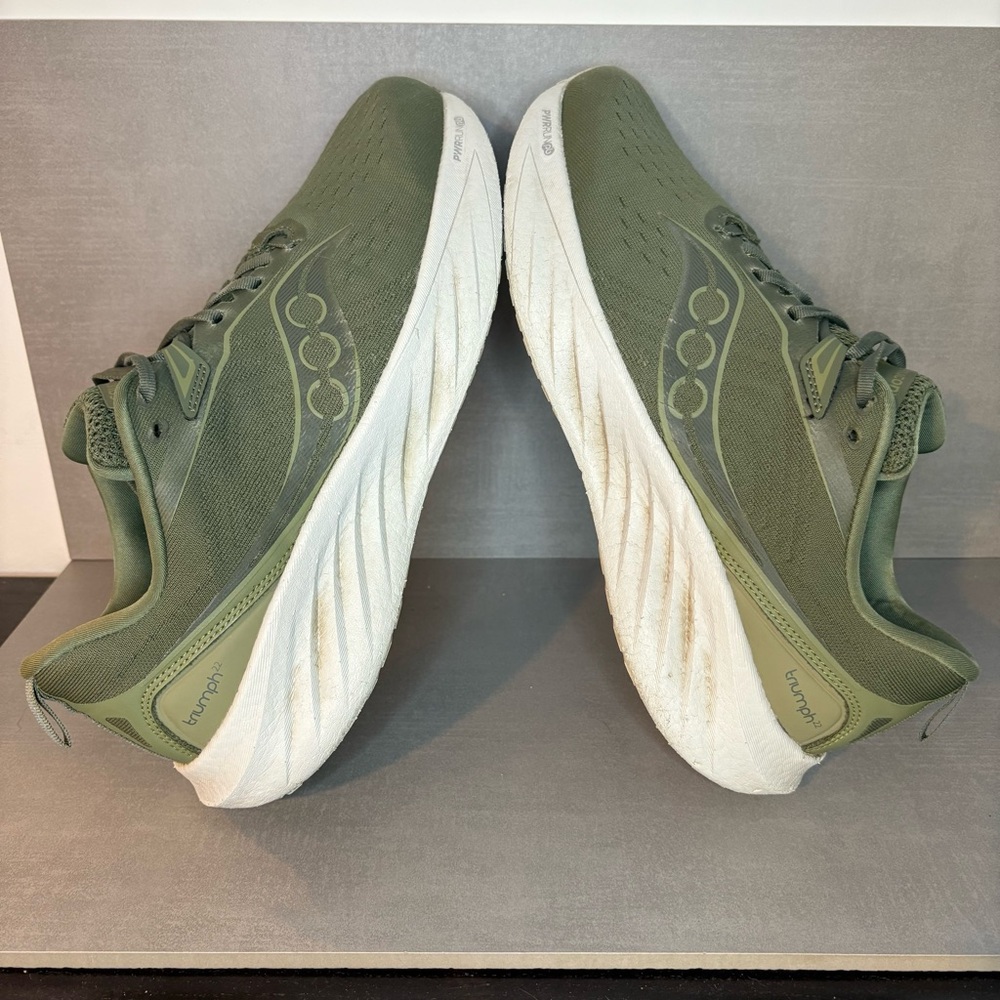Saucony | Triumph 22 Running Shoes - Olivine Green White ; Mens 12.5 - Picture 3 of 8